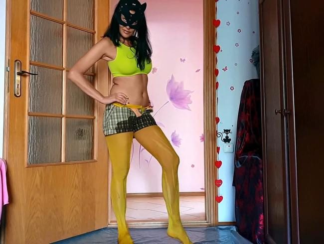 Natalia nasse gelbe Strumpfhose mit Shorts