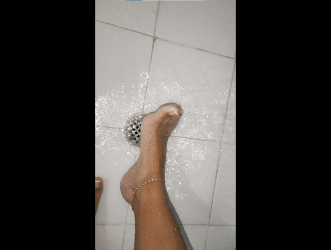 Meine Füße unter der Dusche