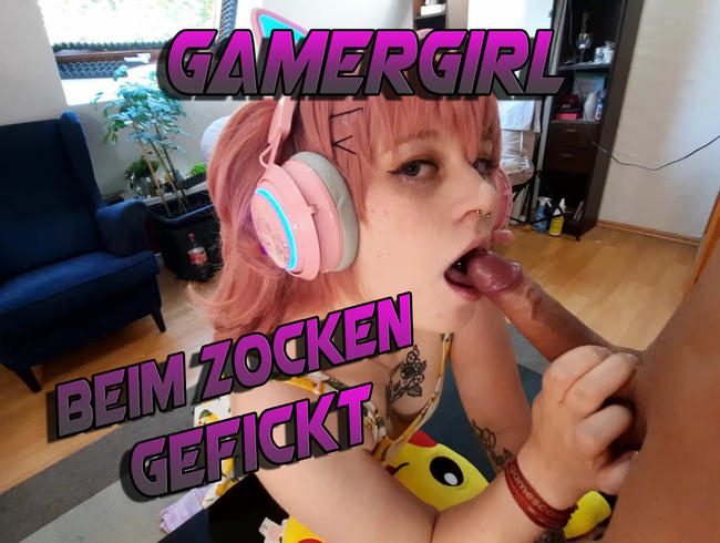 POV - Gamergirl beim zocken gefickt