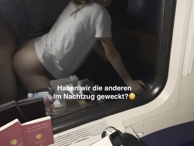 Bei der Heimreise im Nachtzug gefickt und angespritzt worden.