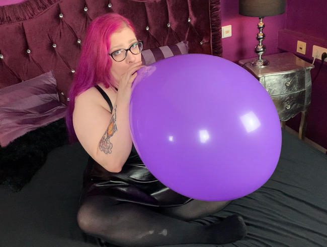 17 inch Ballon aufgeblasen und sit to pop