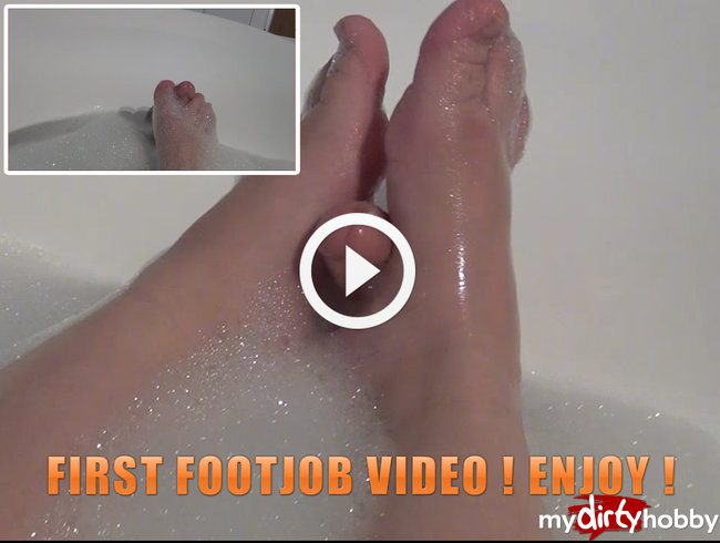 Erstes Footjob-Video! Genießen !