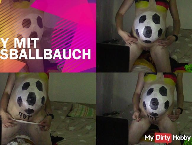 Sexy mit Fussballbauch